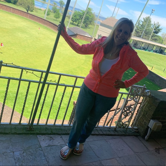 Meet your Posher, Maria - Picture 2 of 4